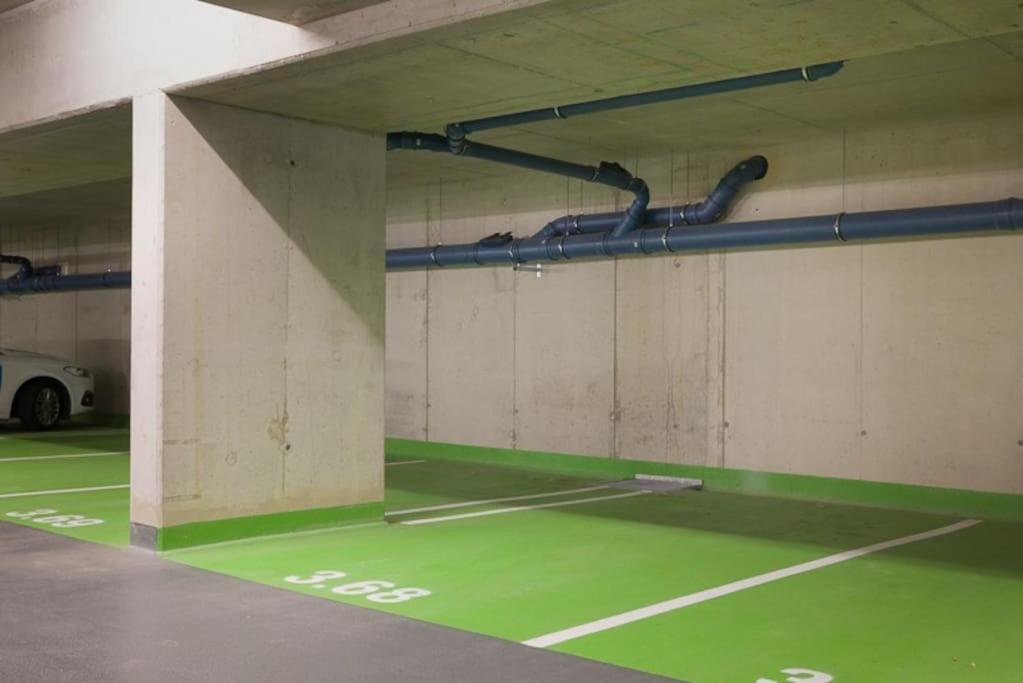 Premium City Apartment With Balcony! Free Garage Parking Included! Vienna Esterno foto